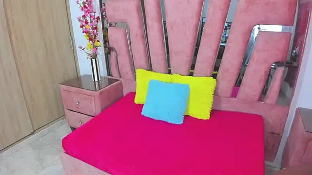 MaraKarly online show from April 18, 2026, 12:51 pm