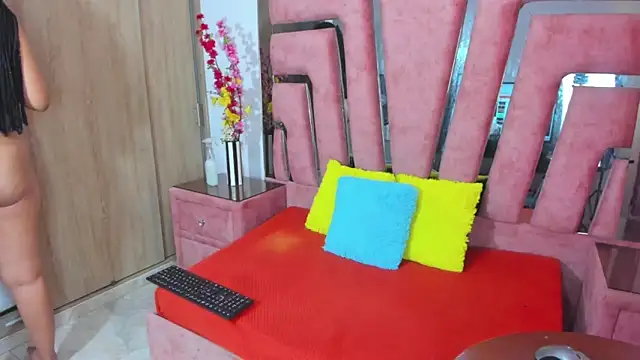 Snapshot of MaraKarly chatting on February 27, 2026, 7:35 pm MaraKarly online show from February 27, 2026, 7:35 pm