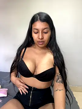  Chloe Smith online show from November 8, 2025, 4:43 pm