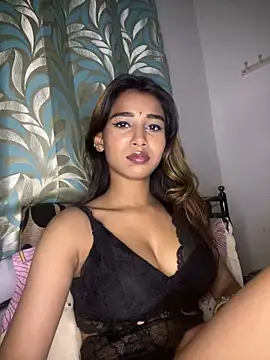 STRIP GLOW online show from February 12, 2026, 12:32 am