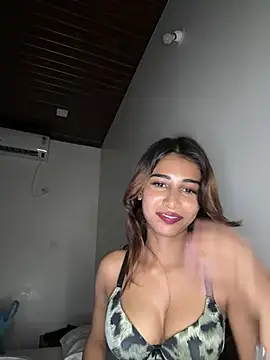 STRIP GLOW online show from July 31, 2026, 11:35 pm