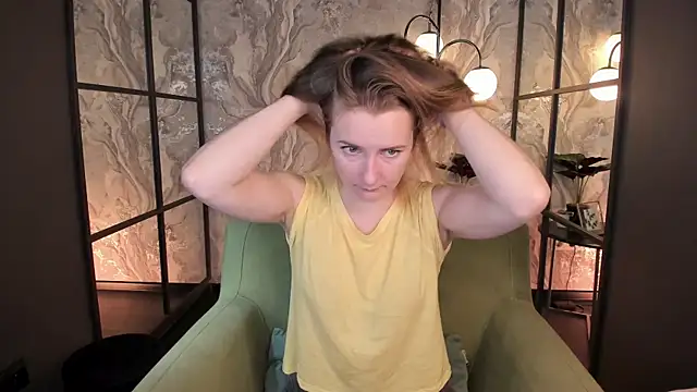 MeggySun online show from November 7, 2025, 1:26 pm