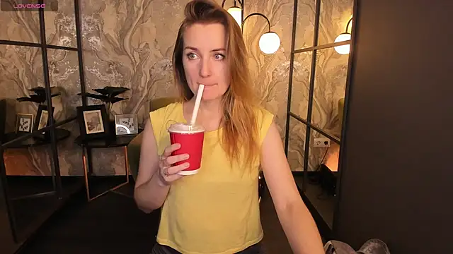 MeggySun online show from November 2, 2025, 1:16 pm