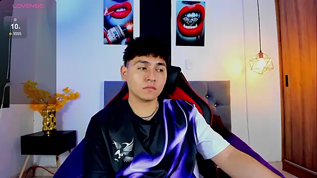 Snapshot of Nicolas_James_Sc chatting on November 10, 2025, 1:38 pm Nicolas James Sc online show from November 10, 2025, 1:38 pm