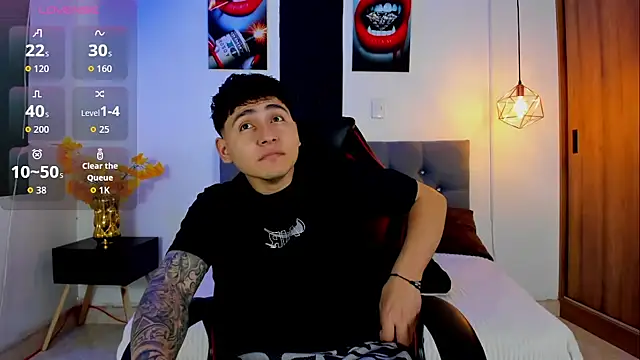 Snapshot of Nicolas_James_Sc chatting on October 6, 2025, 1:45 pm Nicolas James Sc online show from October 6, 2025, 1:45 pm