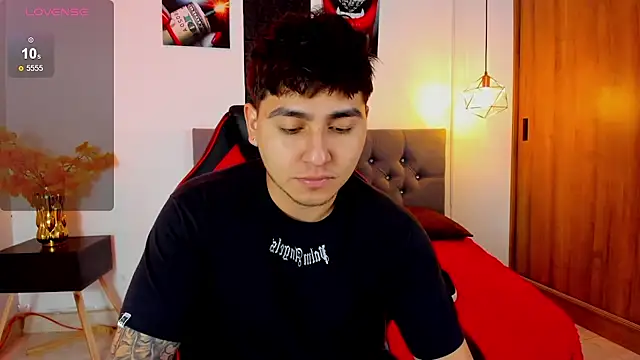 Snapshot of Nicolas_James_Sc chatting on December 15, 2025, 1:39 pm Nicolas James Sc online show from December 15, 2025, 1:39 pm