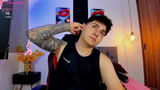 Snapshot of Nicolas_James_Sc chatting on September 27, 2025, 3:07 pm Nicolas James Sc online show from September 27, 2025, 3:07 pm