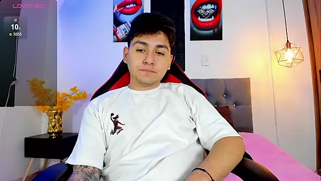 Snapshot of Nicolas_James_Sc chatting on September 12, 2025, 1:55 pm Nicolas James Sc online show from September 12, 2025, 1:55 pm