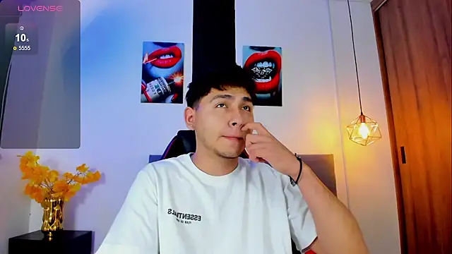 Snapshot of Nicolas_James_Sc chatting on October 18, 2025, 12:51 pm Nicolas James Sc online show from October 18, 2025, 12:51 pm