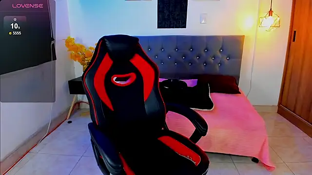 Snapshot of Nicolas_James_Sc chatting on December 4, 2025, 1:43 pm Nicolas James Sc online show from December 4, 2025, 1:43 pm