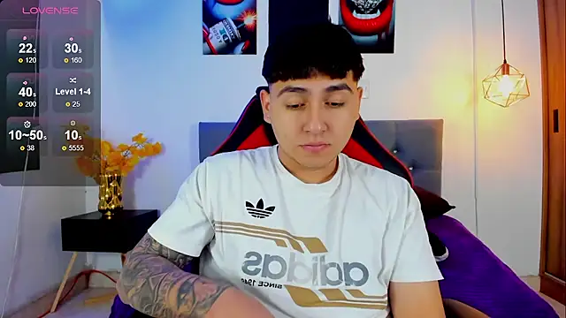 Snapshot of Nicolas_James_Sc chatting on November 4, 2025, 1:37 pm Nicolas James Sc online show from November 4, 2025, 1:37 pm