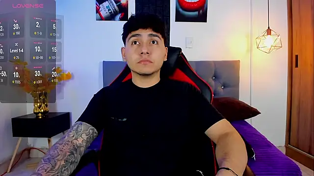 Snapshot of Nicolas_James_Sc chatting on October 31, 2025, 1:52 pm Nicolas James Sc online show from October 31, 2025, 1:52 pm