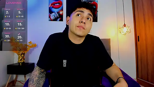 Snapshot of Nicolas_James_Sc chatting on September 18, 2025, 1:36 pm Nicolas James Sc online show from September 18, 2025, 1:36 pm