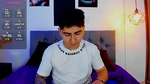 Snapshot of Nicolas_James_Sc chatting on September 19, 2025, 2:21 pm Nicolas James Sc online show from September 19, 2025, 2:21 pm