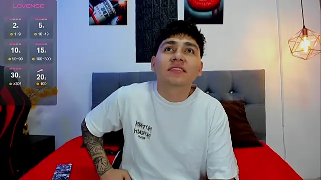 Snapshot of Nicolas_James_Sc chatting on October 10, 2025, 1:34 pm Nicolas James Sc online show from October 10, 2025, 1:34 pm