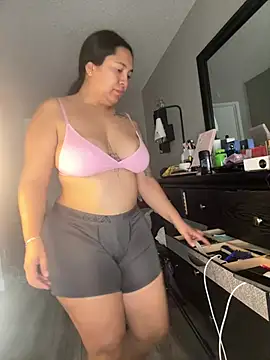 latina curvy22 online show from March 29, 2026, 7:59 pm