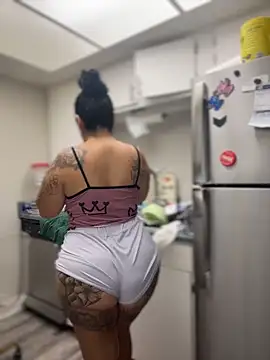 latina curvy22 online show from June 17, 2026, 8:52 pm