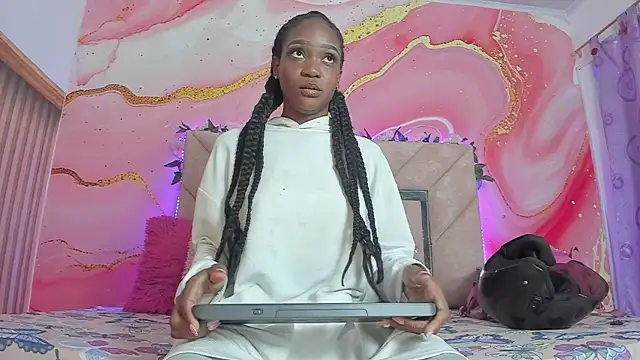 Taylor oriana  online show from December 5, 2025, 10:58 am