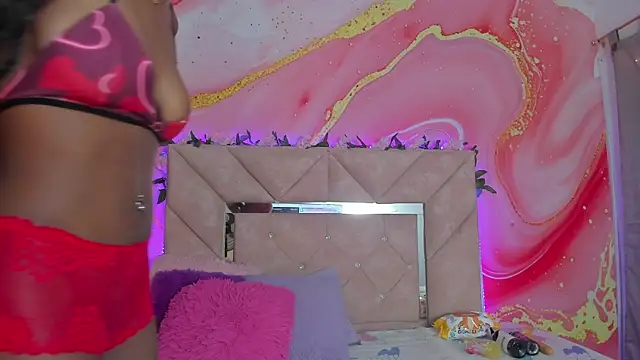 Taylor oriana  online show from November 15, 2025, 11:03 am