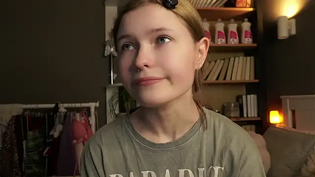 LynHillaire online show from February 8, 2026, 11:08 am