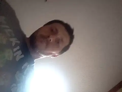 Snapshot of bigmemberDDD chatting on September 20, 2025, 7:52 pm bigmemberDDD online show from September 20, 2025, 7:52 pm