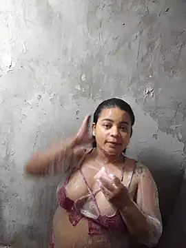 Snapshot of Zaphyra18 chatting on November 5, 2025, 1:52 am Zaphyra18 online show from November 5, 2025, 1:52 am