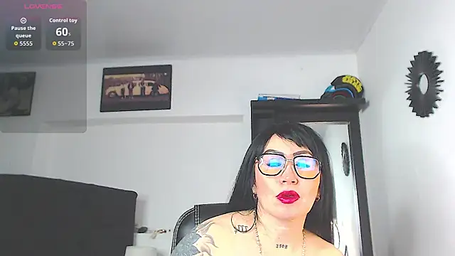 Vicky hotmilf online show from March 3, 2026, 1:07 pm