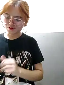 elizabeth05 online show from October 18, 2025, 5:42 am