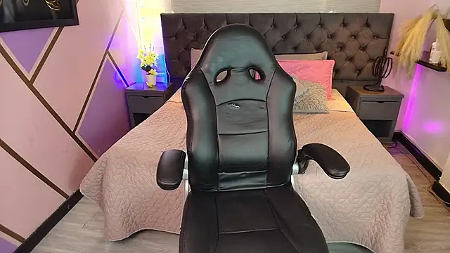 Annie Lii online show from September 18, 2025, 1:25 pm