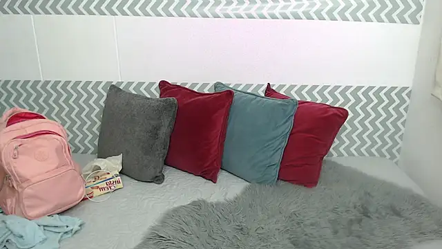 EmilyCoy  online show from December 19, 2025, 3:10 am