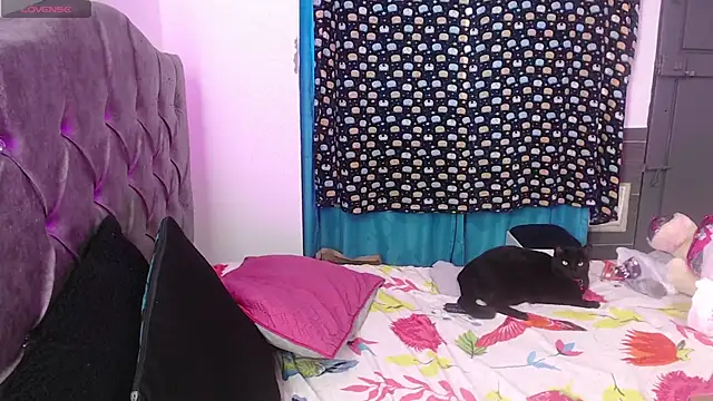 EmilyCoy  online show from March 18, 2026, 5:36 pm