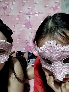 Snapshot of Tin_tanny chatting on October 13, 2025, 1:23 pm Tin tanny online show from October 13, 2025, 1:23 pm