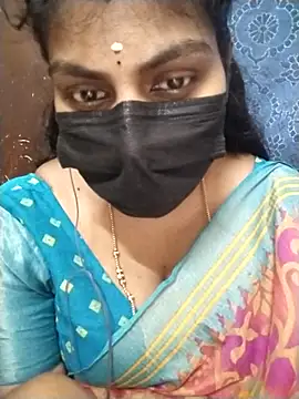 Snapshot of Nithiila chatting on October 30, 2025, 7:28 am Nithiila online show from October 30, 2025, 7:28 am