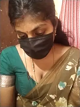 Snapshot of Nithiila chatting on November 29, 2025, 5:13 pm Nithiila online show from November 29, 2025, 5:13 pm