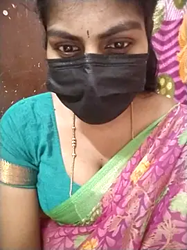 Snapshot of Nithiila chatting on November 13, 2025, 5:44 am Nithiila online show from November 13, 2025, 5:44 am