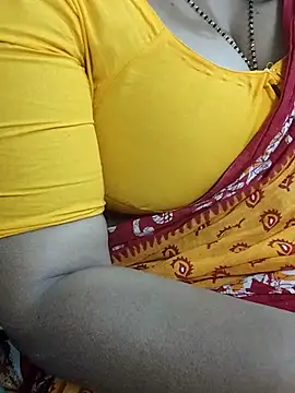 Snapshot of desi_boudi87 chatting on February 12, 2026, 3:23 pm desi boudi87 online show from February 12, 2026, 3:23 pm