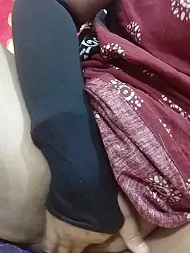 Snapshot of desi_boudi87 chatting on January 10, 2026, 5:14 am desi boudi87 online show from January 10, 2026, 5:14 am