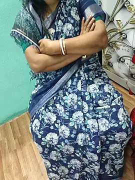 Snapshot of desi_boudi87 chatting on February 27, 2026, 8:36 am desi boudi87 online show from February 27, 2026, 8:36 am