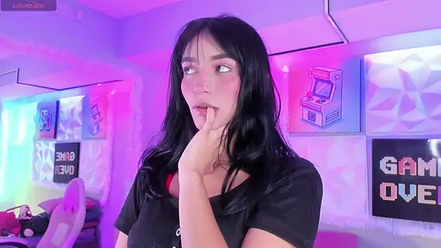 LindaWz  online show from January 10, 2026, 4:19 am