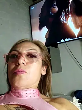 Snapshot of Gatithaaa chatting on October 14, 2025, 3:12 pm Gatithaaa online show from October 14, 2025, 3:12 pm