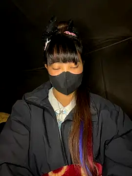 Snapshot of delwyn- chatting on November 27, 2025, 3:56 pm delwyn- online show from November 27, 2025, 3:56 pm