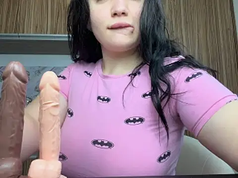 Snapshot of curvybombb chatting on November 9, 2025, 8:29 am curvybombb online show from November 9, 2025, 8:29 am