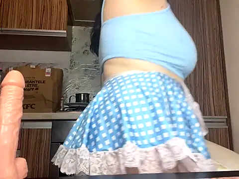 Snapshot of curvybombb chatting on November 9, 2025, 8:35 pm curvybombb online show from November 9, 2025, 8:35 pm