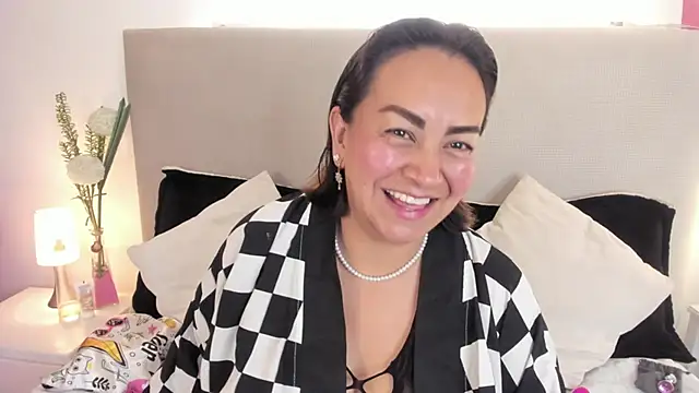 Angel Velvet online show from March 12, 2026, 6:34 pm