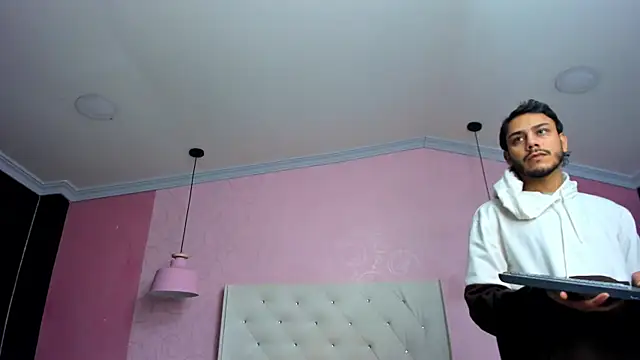 Boss Domiinator online show from April 19, 2026, 11:11 am