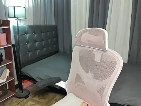 Snapshot of Seductive_Margaux chatting on March 2, 2026, 7:15 am Seductive Margaux online show from March 2, 2026, 7:15 am