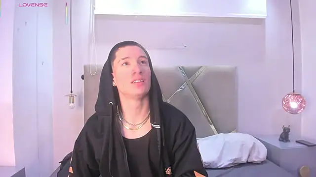 HunterHeat  online show from October 29, 2025, 5:56 pm