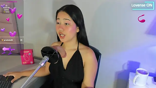 emma clarke  online show from April 4, 2026, 3:35 am