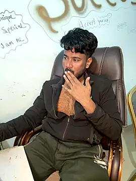 Snapshot of MeekBatgirl chatting on December 14, 2025, 11:49 am MeekBatgirl online show from December 14, 2025, 11:49 am