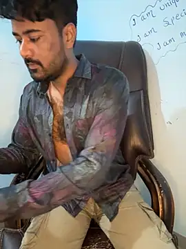 MeekBatgirl online show from October 28, 2025, 5:29 am